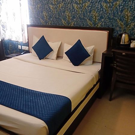 Hotel Janki International 3 Km From Kashi Vishwanath Temple Free Pickup From Railway Station Varanasi Exterior photo