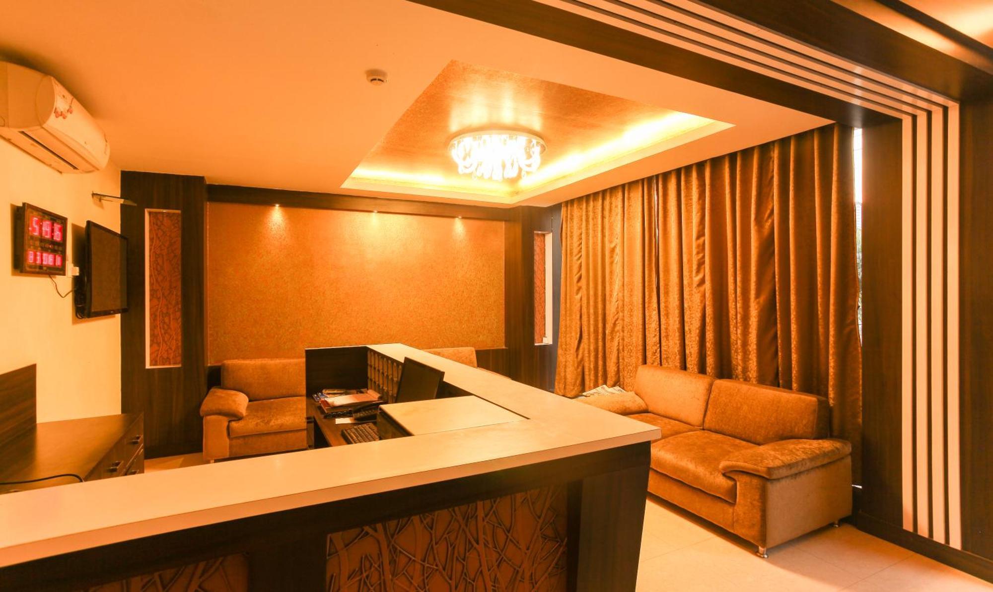 Hotel Janki International 3 Km From Kashi Vishwanath Temple Free Pickup From Railway Station Varanasi Exterior photo