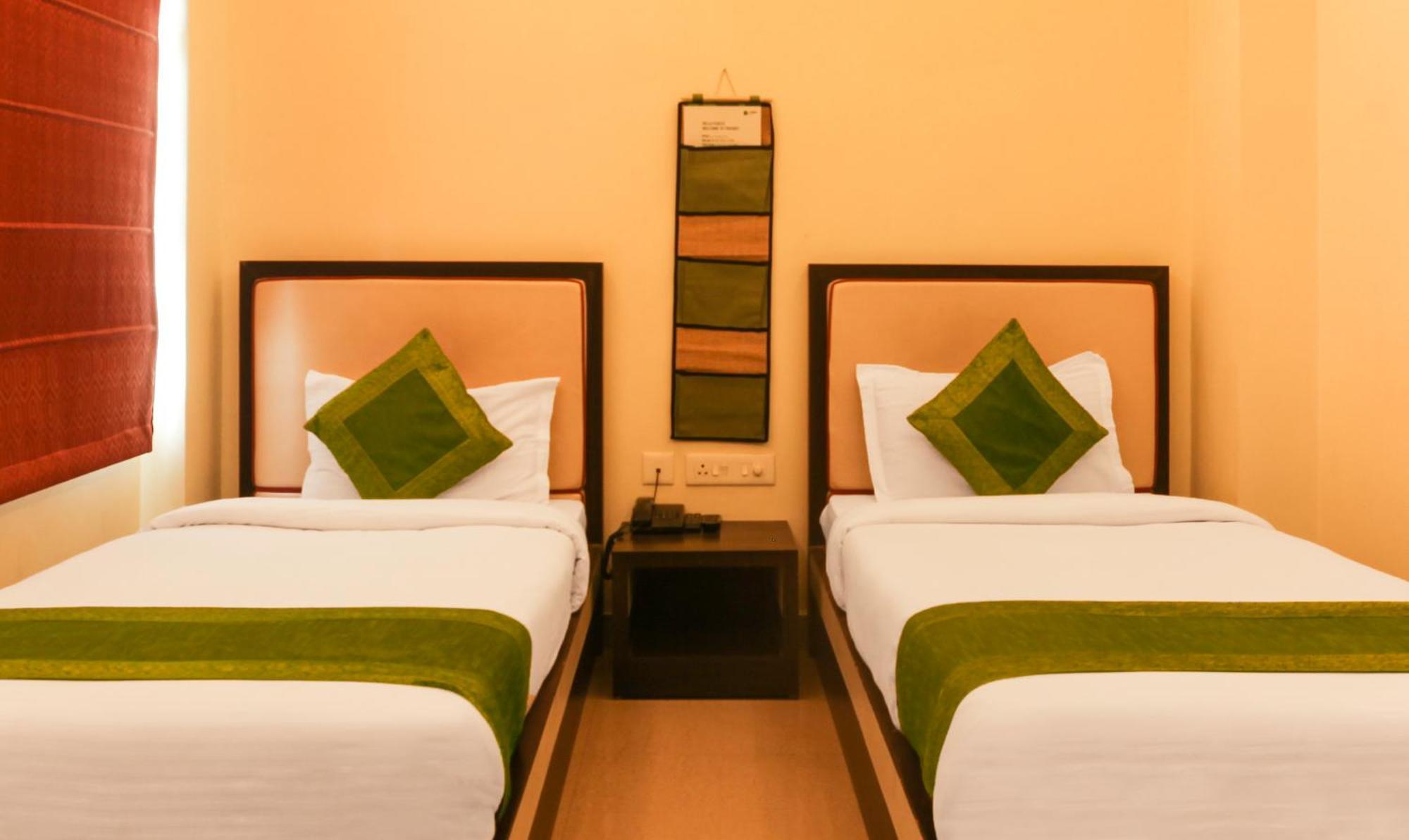 Hotel Janki International 3 Km From Kashi Vishwanath Temple Free Pickup From Railway Station Varanasi Exterior photo