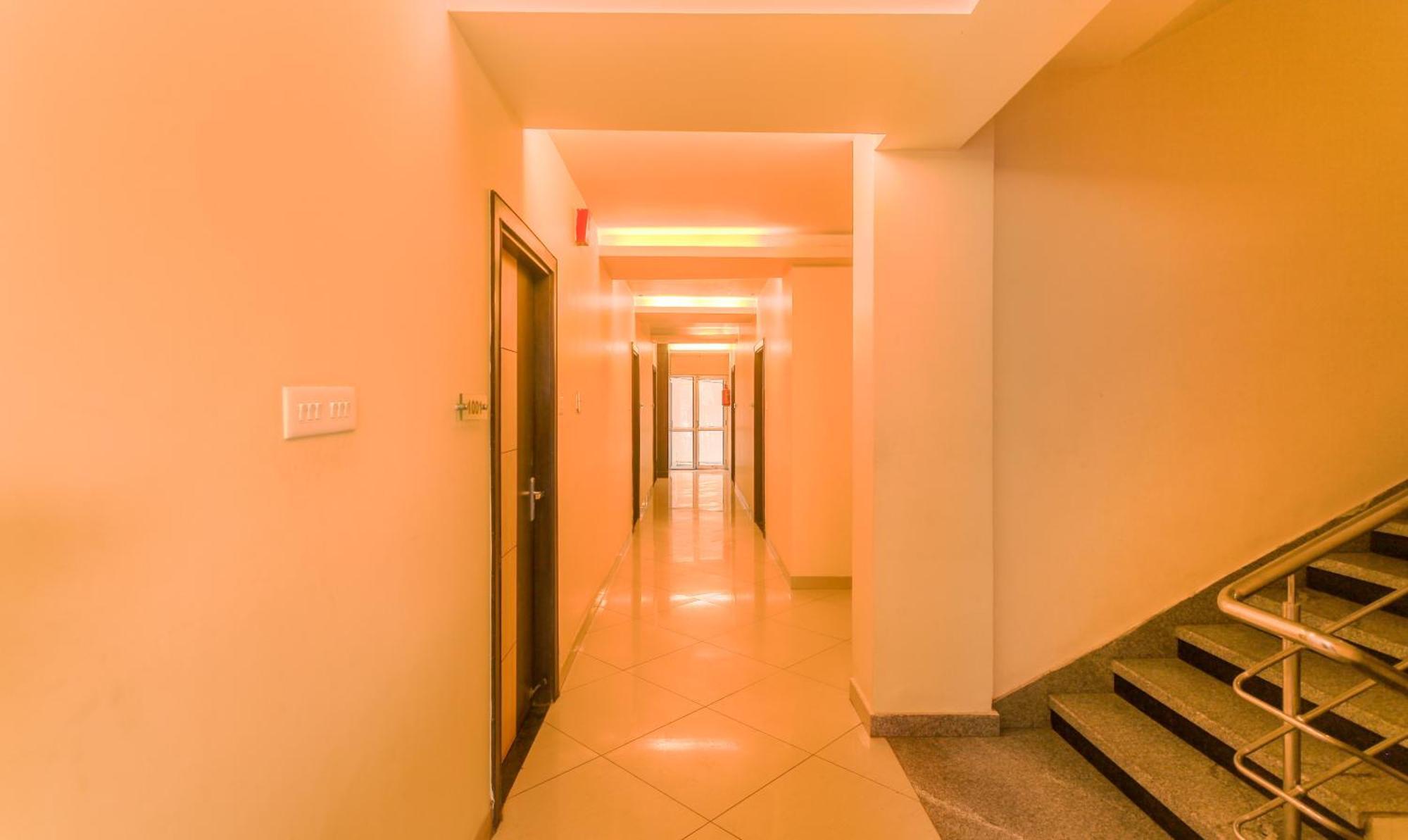 Hotel Janki International 3 Km From Kashi Vishwanath Temple Free Pickup From Railway Station Varanasi Exterior photo