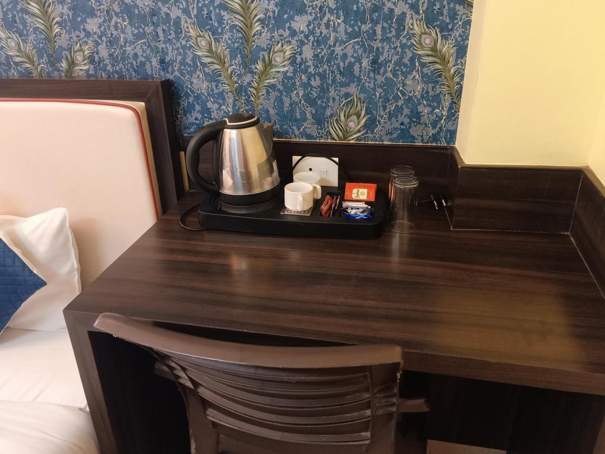 Hotel Janki International 3 Km From Kashi Vishwanath Temple Free Pickup From Railway Station Varanasi Exterior photo